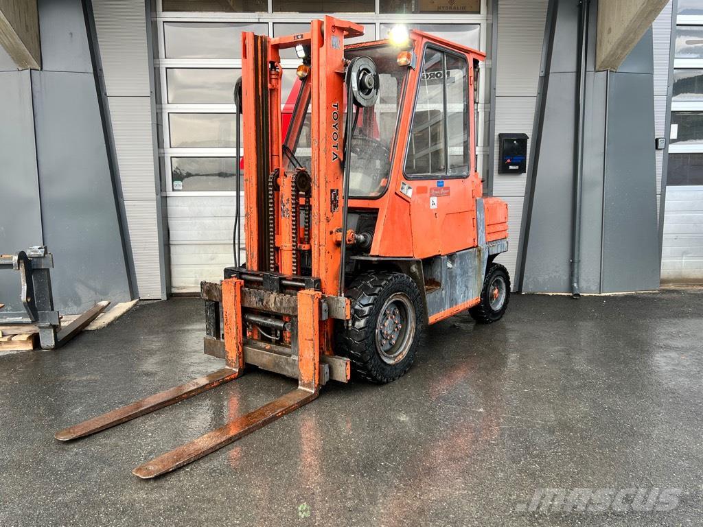 Toyota 5 FD 25 Diesel Trucker