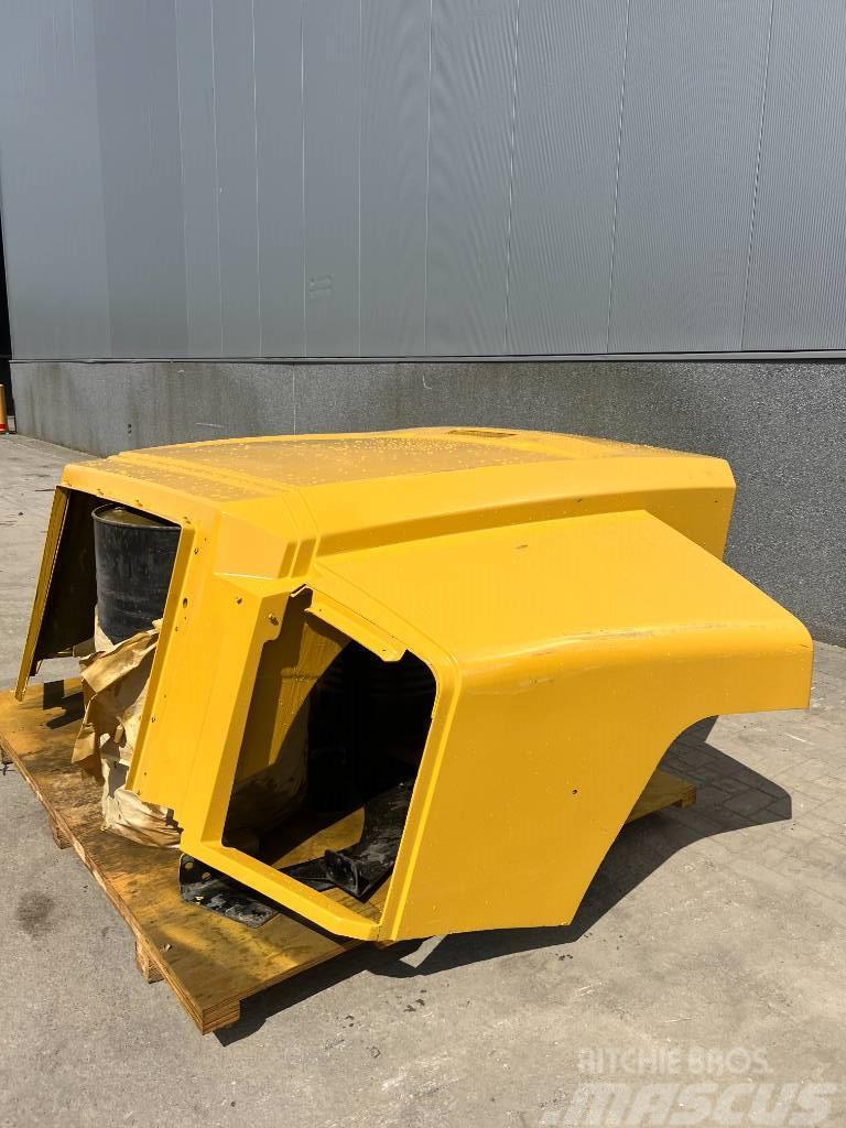 CAT Hood 735  -  745C  (Engine Compartment) 3976696 Chassis og understell