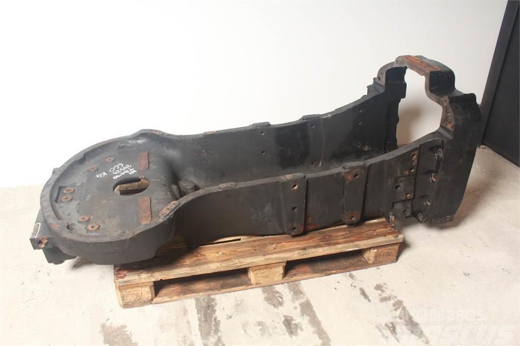 New Holland T8040 Front axle support Chassis og understell