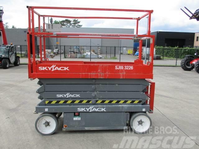 SkyJack SJ III 3226 (580) Scissor lifts