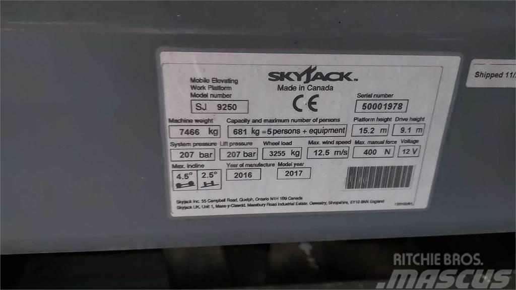 SkyJack 9250RT Sakselifter
