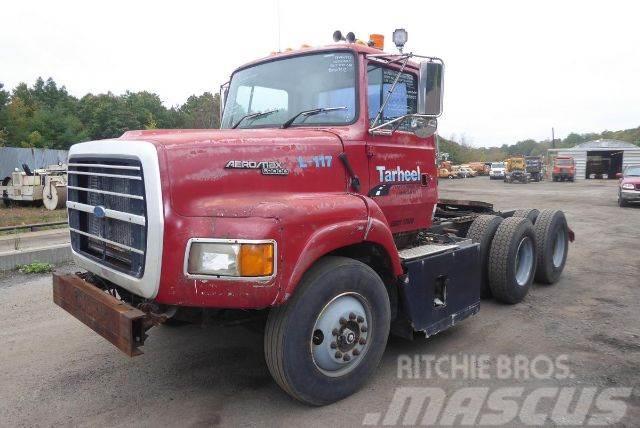 Ford L9000 Chassis