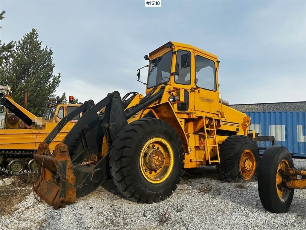 Fiat 605 Wheel loader w/ Bucket and pallet forks. Hjullastere