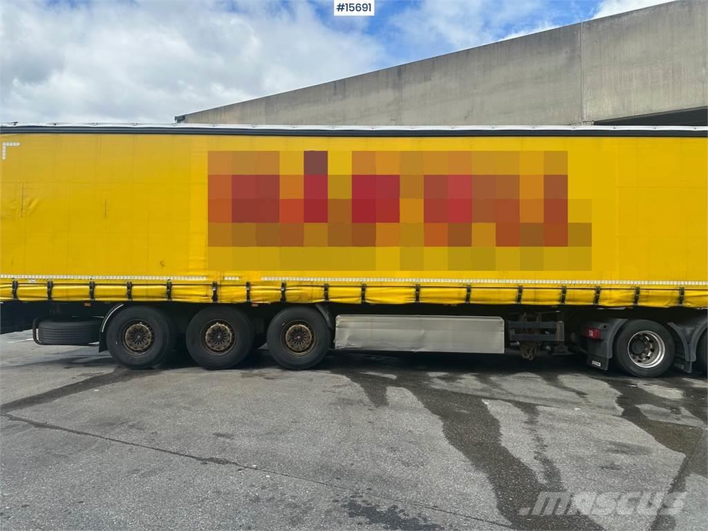  KØGEL SN24 chapel semi w/ full side openings on bo Andre semitrailere