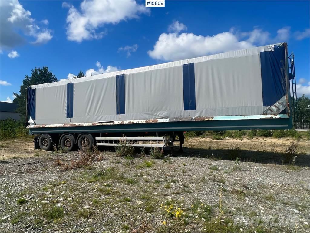 Kraker CF200 walking floor. Andre semitrailere