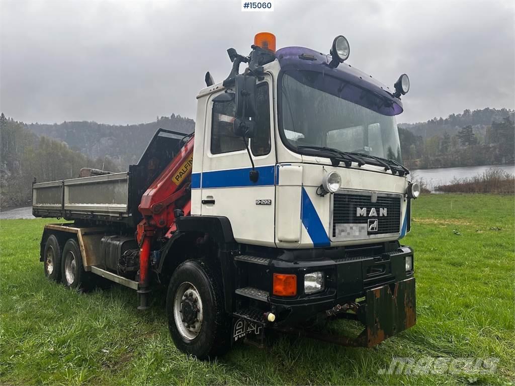 MAN 19.292 4x4+2 Crane truck w/ 11 t/m Palfinger crane Kranbil