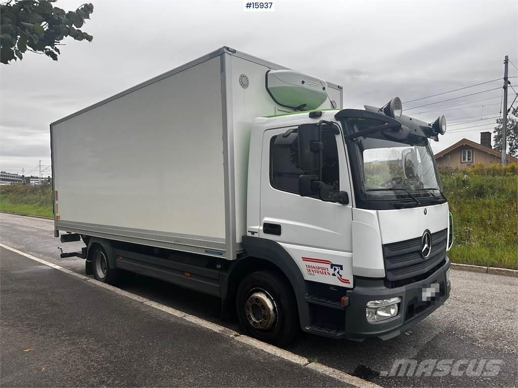 Mercedes-Benz Atego Truck w/ rear lift. Skapbiler