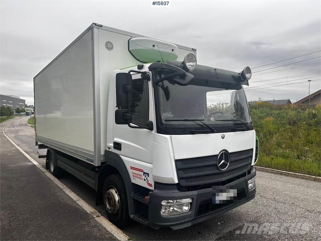 Mercedes-Benz Atego Truck w/ rear lift. Skapbiler