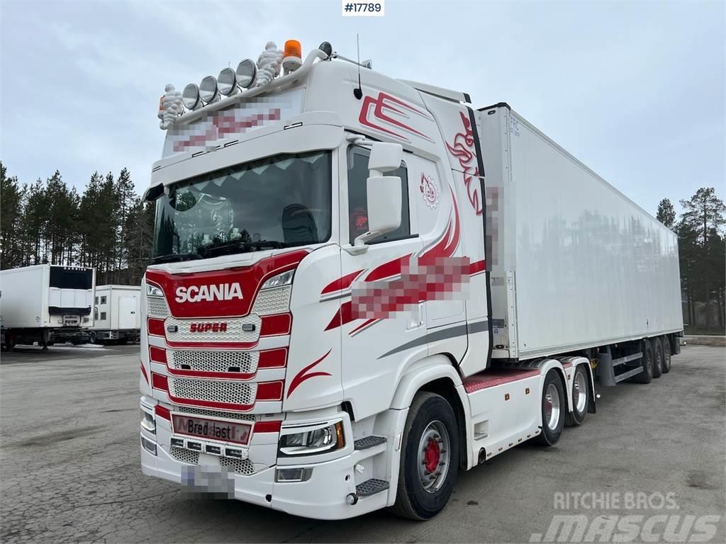 Scania S500 6x2 tow truck w/ tipping hydraulics and raise Tractor Units