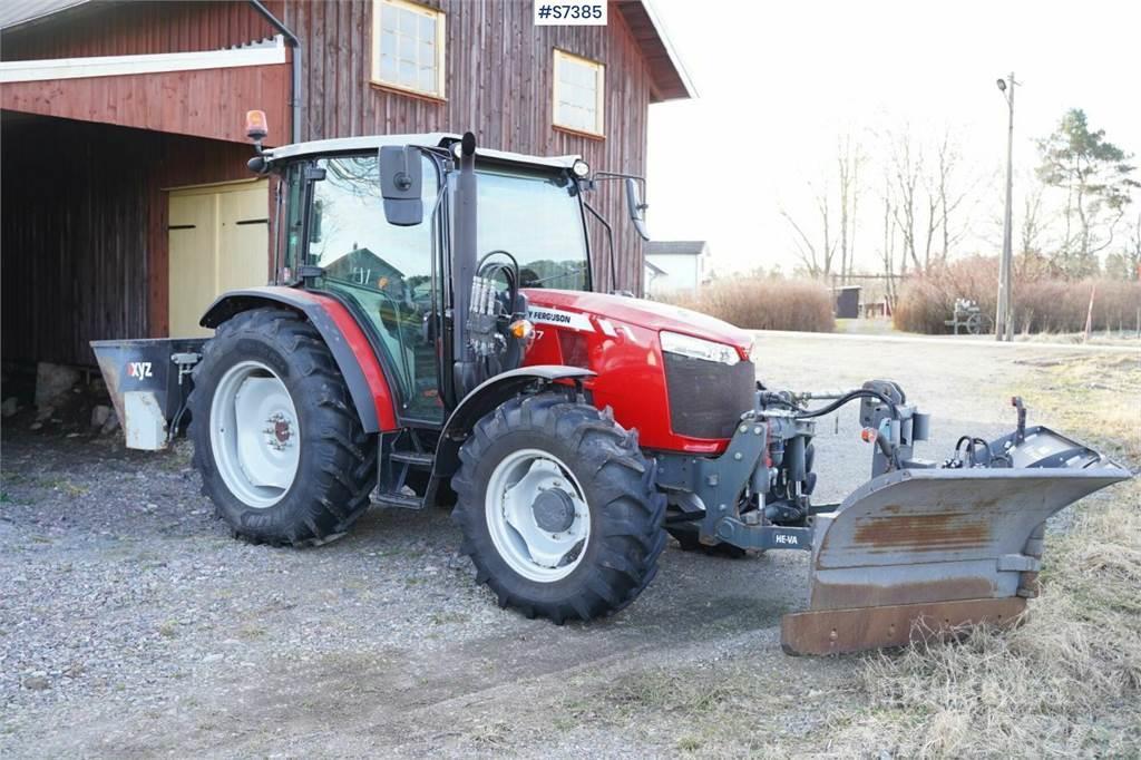 Massey Ferguson MF 4707 with sand spreader and folding plough Traktorer