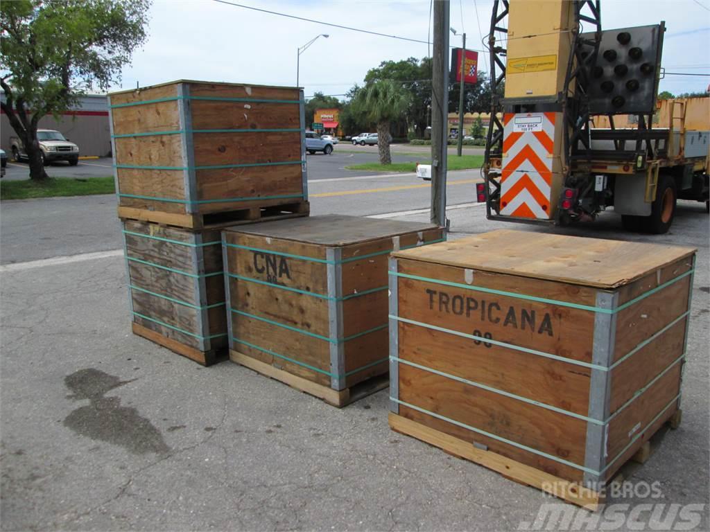  Shipping or Storage containers, boxes, wood crates Lagercontainere