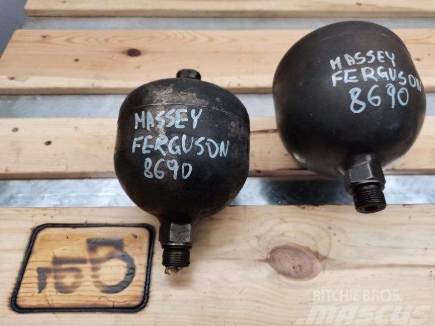 Massey Ferguson 8690 {hydraulic accumulator axle Hydraulikk