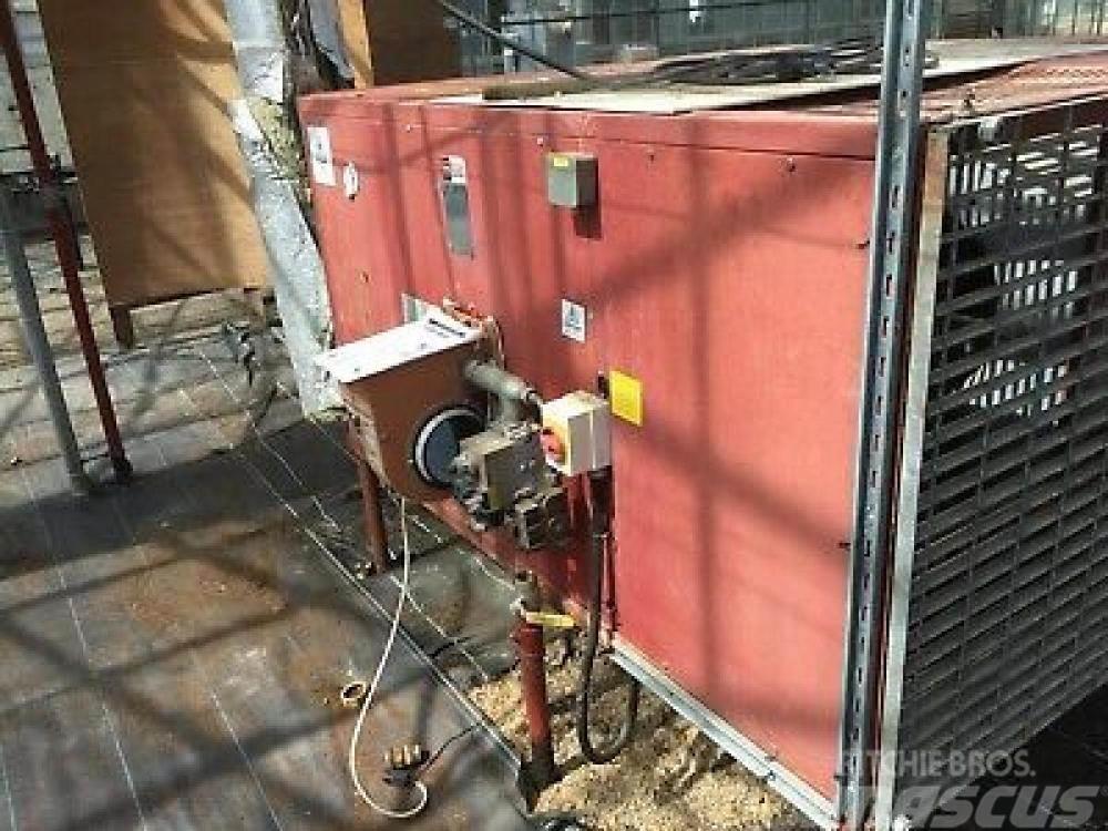  Combat gas fired warm air boiler with flue £550 pl Andre komponenter