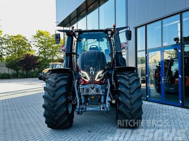 Valtra Q305 DEMO Super Compleet! Traktorer