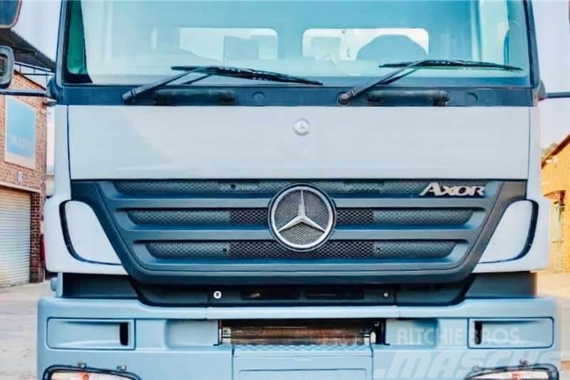 Mercedes-Benz Axor 3335 Andre lastebiler