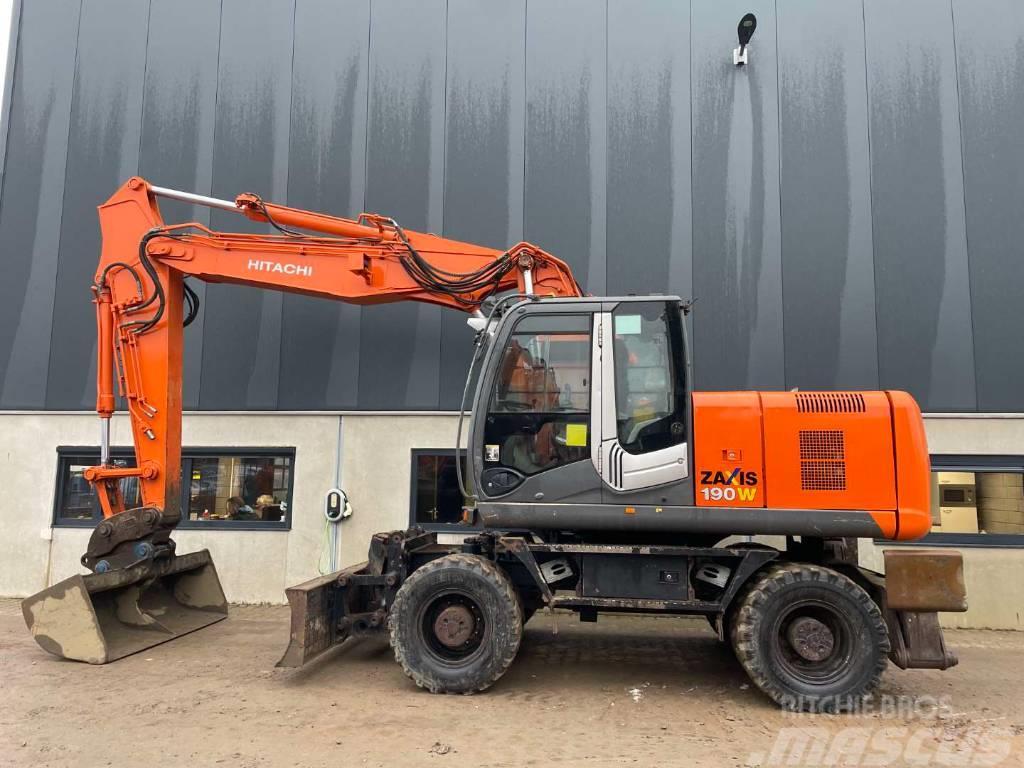 Hitachi ZX 190 W-3  --  outriggers and blade Hjulgravere