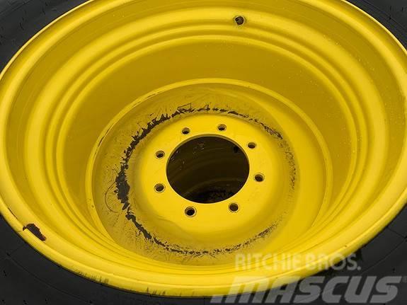 John Deere Hjul par: Michelin Multibib 540/65 28 GKN gul 18 Dekk, hjul og felger