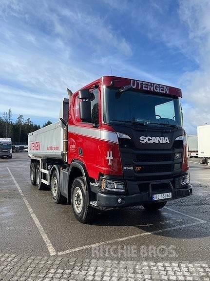 Scania R540 XT B8x4HA med Maur Dumperpåbygg , selges for  Tipper trucks