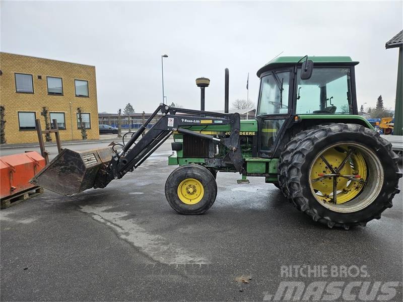 John Deere 2850 med frontlæsser og redskaber Traktorer
