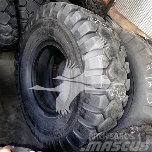 Bridgestone 24R21 Dekk, hjul og felger