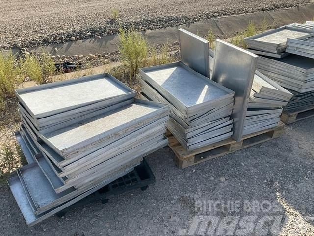  Quantity of Aluminum Trays Annet