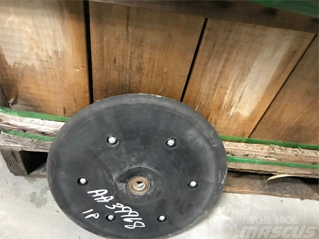 John Deere AA39968 rubber closing wheel Andre såmaskiner