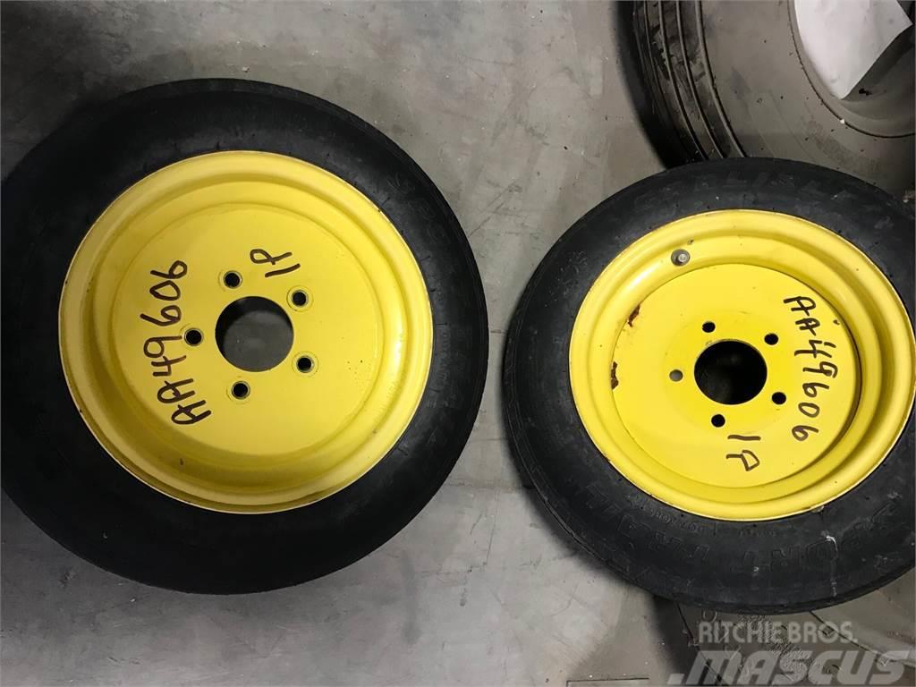 John Deere AA49606 w/ 480x12 Tire & Wheel Andre såmaskiner