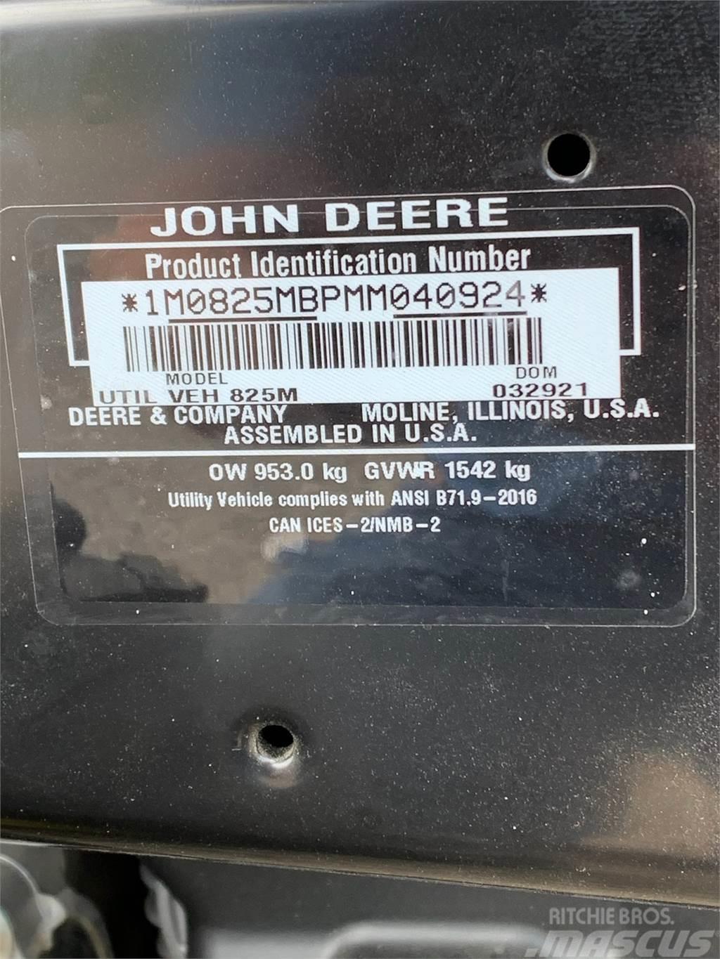 John Deere XUV 825M S4 Redskapsbærere