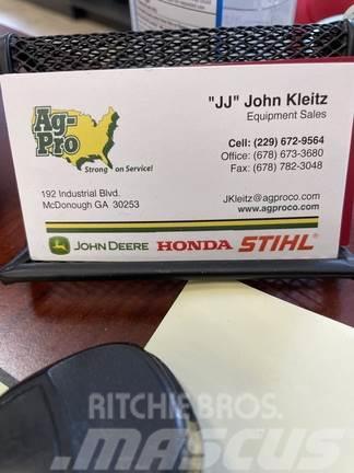 John Deere Z915E Spakstyrte gressklippere