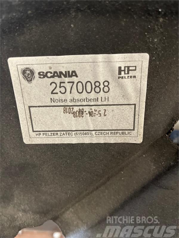 Scania  CAB FLOOR 2570088 Andre komponenter