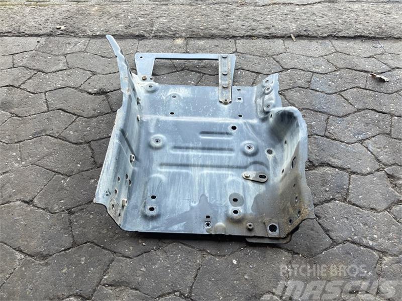 Scania  STEP WELL PLATE, RIGHT NGS 2554008 Other components