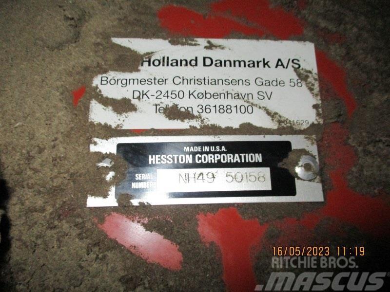 New Holland 4990 Dæk skiftet Firkantpresser