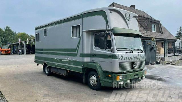 Mercedes-Benz 817 Niehoffaufbau mit Küche Sitzecke 3 Pferde Dyretransport