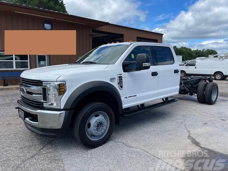 Ford F-550 XLT Chassis