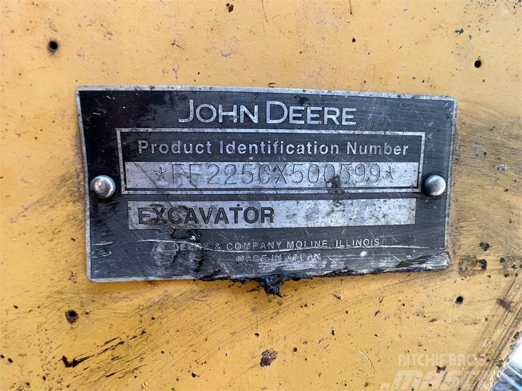 John Deere 225C LC Beltegraver