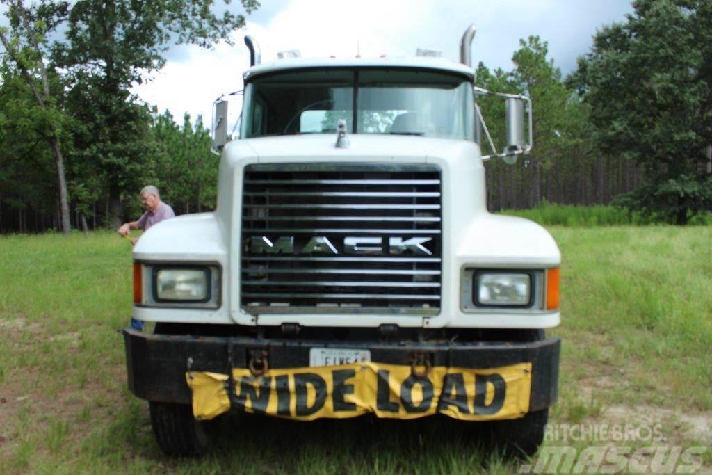 Mack 613 Trekkvogner