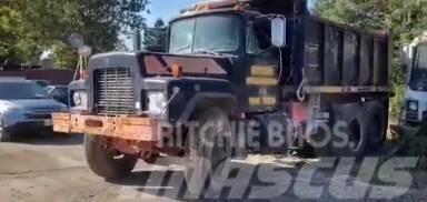 Mack RD690SX Dump Truck Tippbil