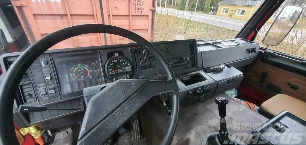 Scania 82 M henkilönostin Kranbil