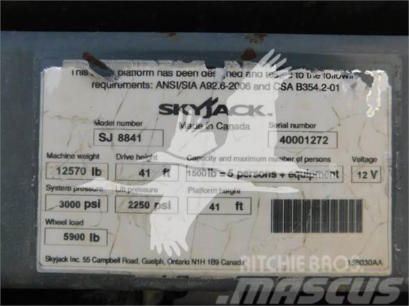SkyJack SJ8841RT Sakselifter