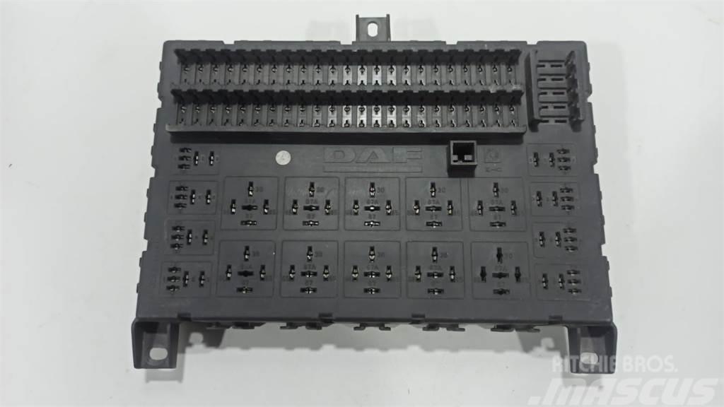 DAF CF75 Lys - Elektronikk