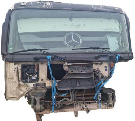 Mercedes-Benz /Tipo: V90 R.3.44-1 / Cabine completa Mercedes Act Førerhus og Interiør