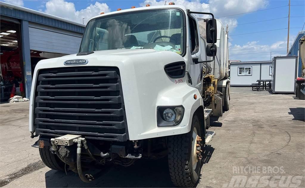 Freightliner 108SD Chassis