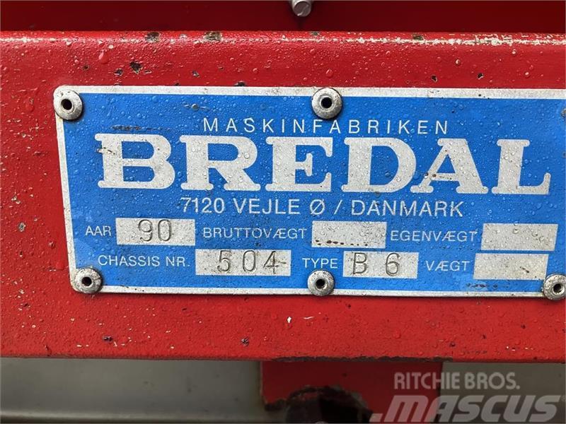 Bredal B 6 Bugseret gødningsspreder. Kunstgjødselspreder