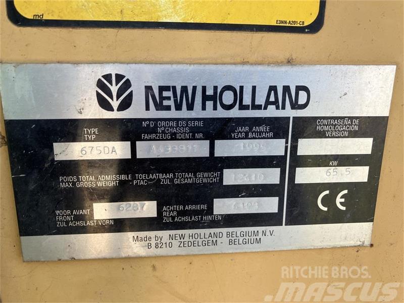 New Holland 675D Backhoe loaders