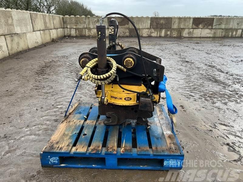 Engcon Hitch to suit 12-16T Excavator Skuffer