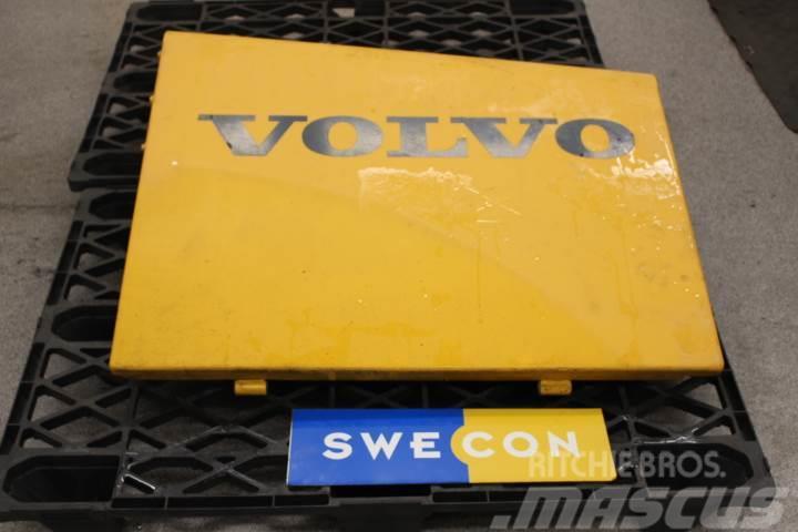 Volvo L180E Sidoluckor Chassis og understell