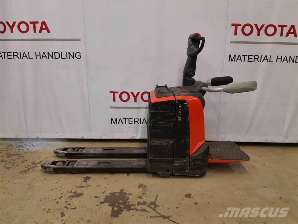 Toyota LPE200 Lavtløftende truck med platform