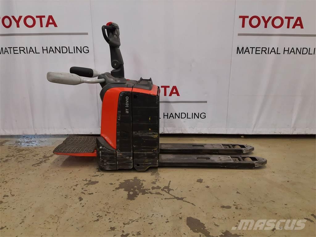 Toyota LPE200 Lavtløftende truck med platform