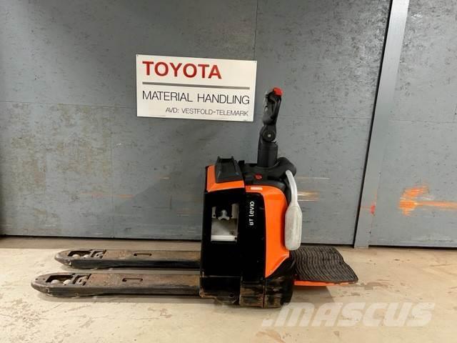 Toyota LPE200 Lavtløftende truck med platform
