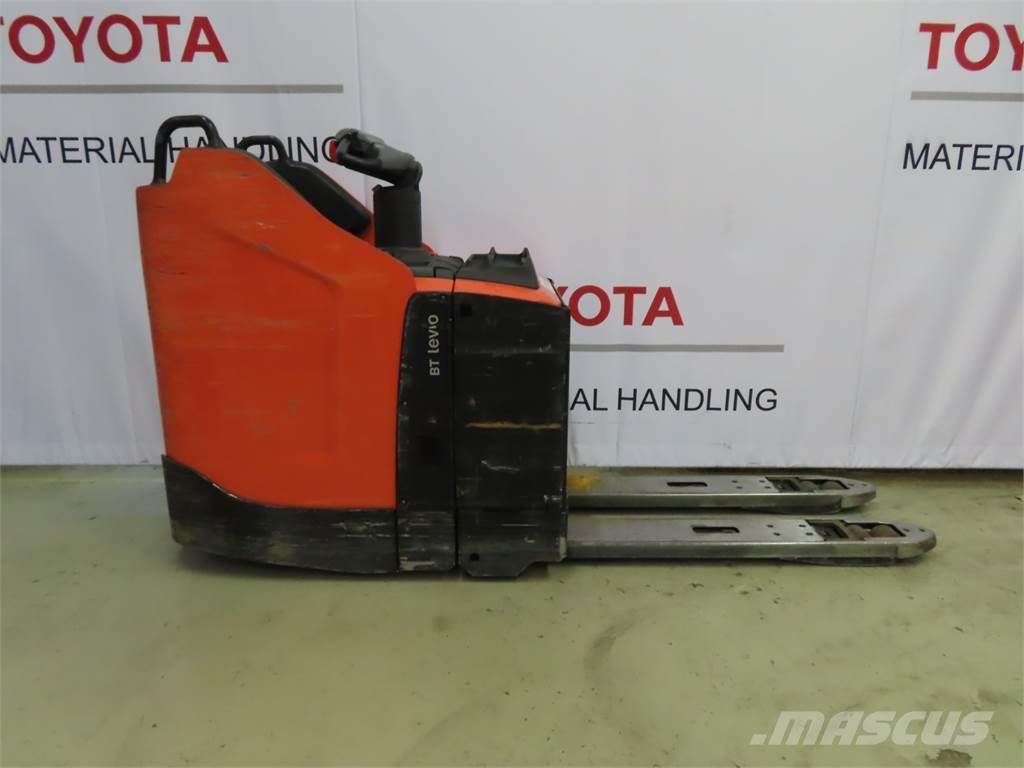 Toyota LPE250 Lavtløftende truck med platform